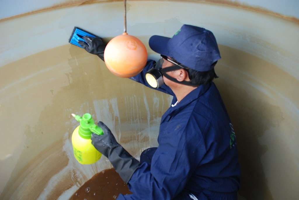 Water Tank Cleaning